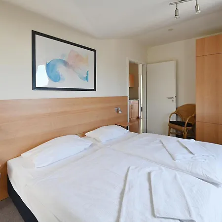 12 Fuer Bis Zu Sechs Personen Apartment
